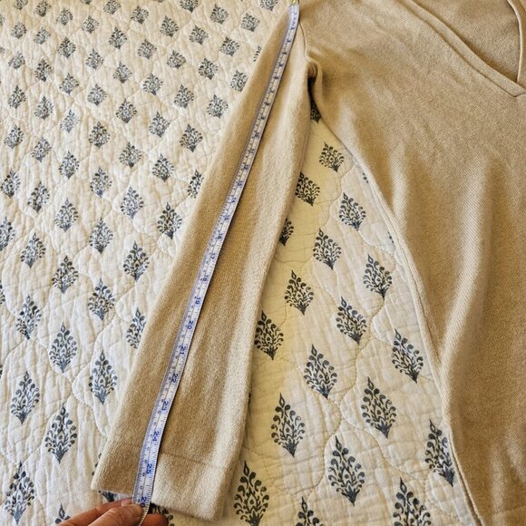 BCBGMAXAZRIA 100% Cashmere Hoodie Sweater XS Beige Tan Pullover Long Sleeve Soft - Picture 15 of 16
